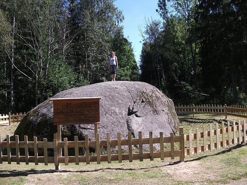 Lielākais akmens Latvijā... Autors: korvete Manas dzīves dziesma - dižkoki un akmeņi.