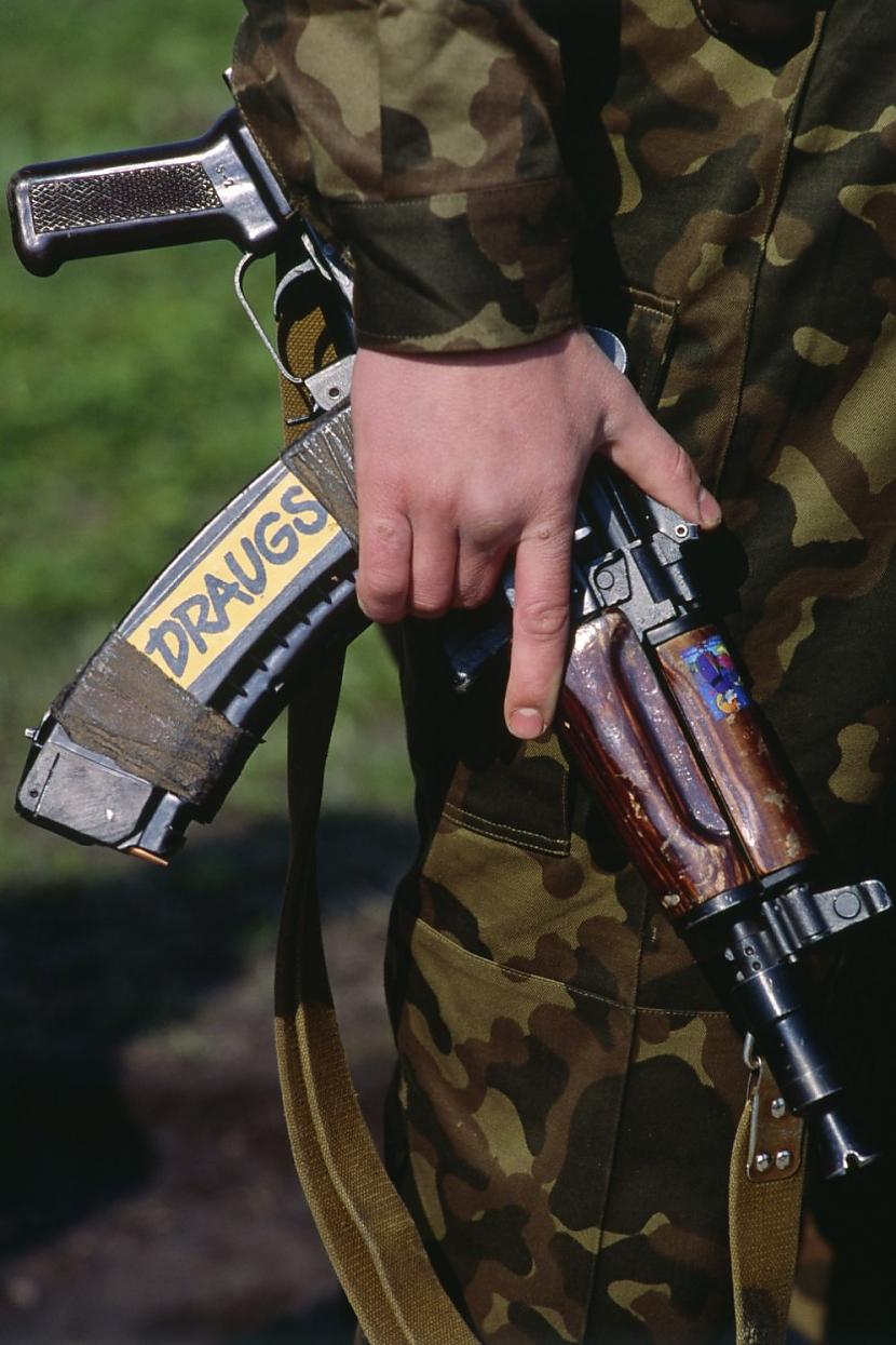 Ak  47 DRAUGSnbsp Autors: Heroīns14 Melno berešu treniņdiena Rīgā 1991. gadā .