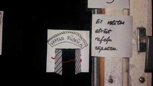  Autors: EV1TA Par Latvijas interneta sensāciju kļuvusi kāda kāpņu telpa