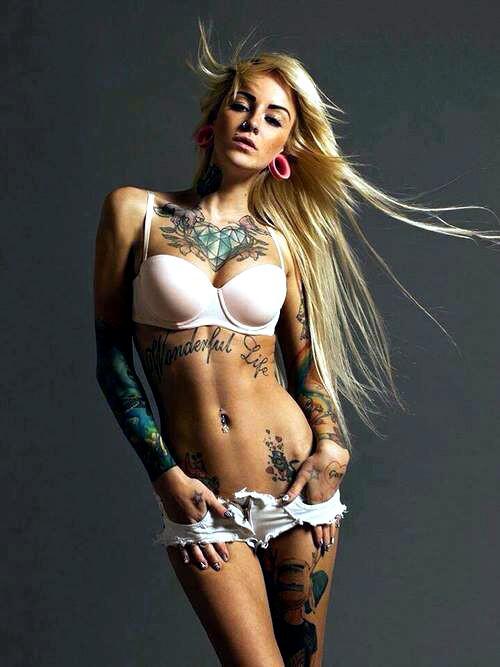  Autors: Hank Moody Tetovējumu māksla uz sieviešu ķermeņa!