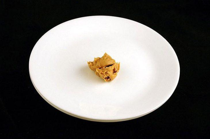 Zemesriekstu sviests  34 grami... Autors: Lords Lanselots Tu nekad nebūtu iedomājies, ka tajā ir 200 kalorijas!!!