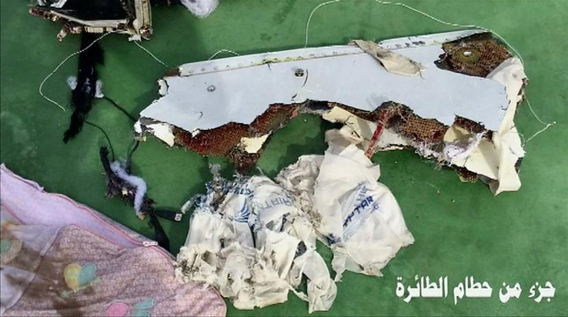  Autors: Fosilija Pirmās «EgyptAir» lidmašīnas atlūzu fotogrāfijas