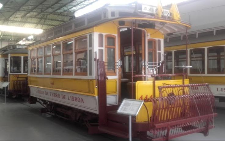 Tramvajs 444 Pirmie slēgtie... Autors: sisidraugs Lisabonas tramvaji