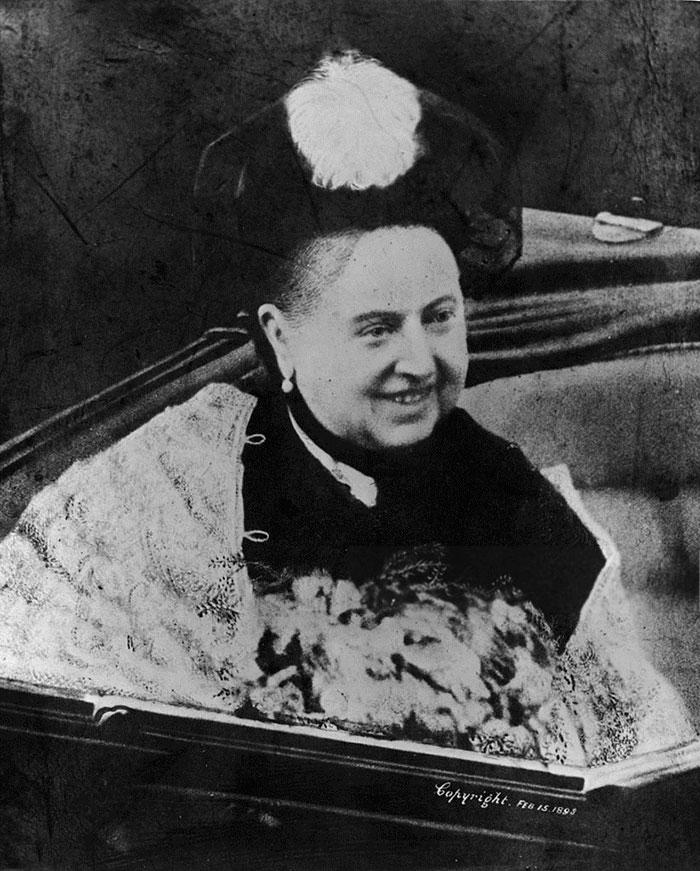 Smaidīga karaliene Viktorija... Autors: KALENS Reti viktoriāņu foto, kas pierāda, ka viņi nebija tik nopietni, kā Tev likās!