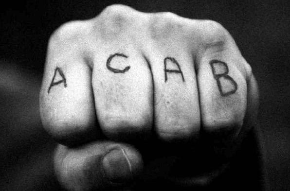 ACABACAB nozīmē All Cops Are... Autors: KALENS Šokējošās cietumnieku tetovējumu nozīmes!