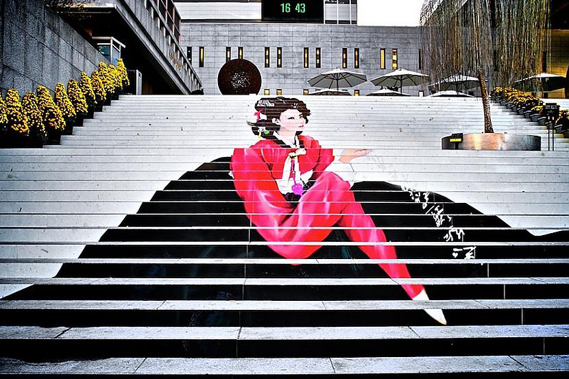 Seoula Dienvidkoreja Autors: BlackBetty88 Izdaiļotas kāpnes. Ielu māksla.