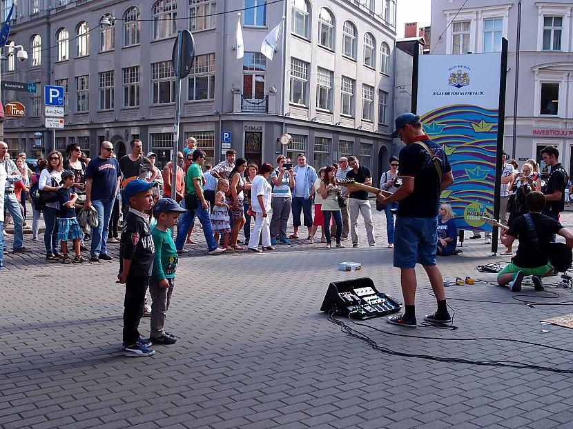 quotIelu mūzikas dienasquot... Autors: Fosilija Ielu Mūzikas Dienai veltīta dziesma!