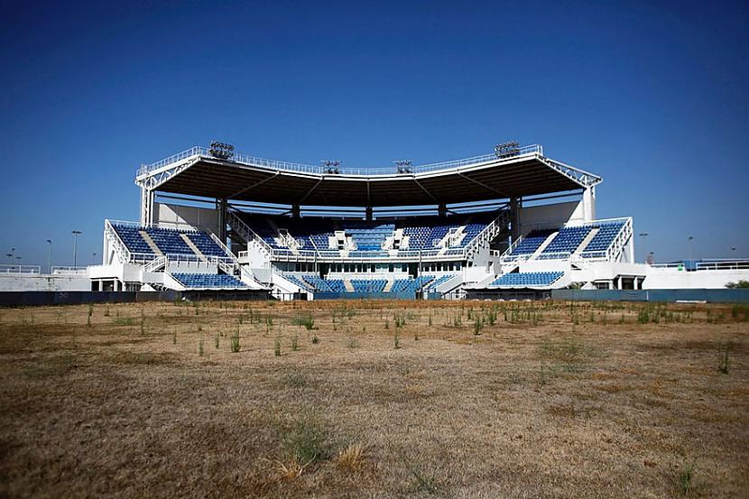 Atēnu Softbola stadions 2004... Autors: MrLatviskais Pamestas Olimpisko spēļu norises vietas viscaur pasaulē