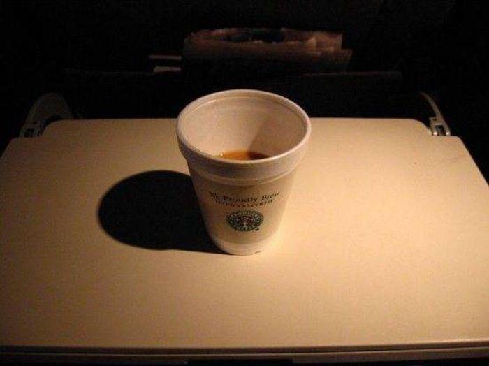 Arī tēju un kafiju nedzer To... Autors: kaķūns Šo tev nepastāstīs neviens pilots un stjuarte!
