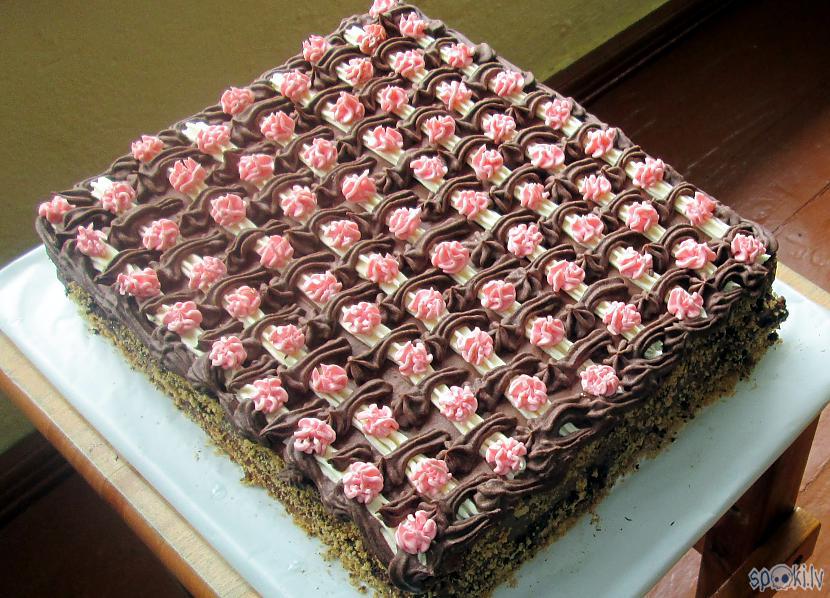 Scaronoreiz rozā puķīscaronu... Autors: rasiks Interesanta kūka