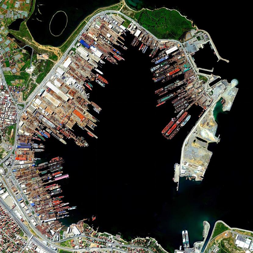Istanbul Shipyard Istanbul... Autors: Šamaniss Fantastiskas satelīta bildes