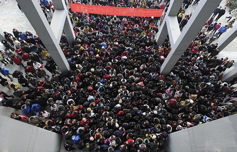 Toposcaronie studenti kuri... Autors: matilde 23 bildes, kas parāda to, cik pārapdzīvota ir Ķīna