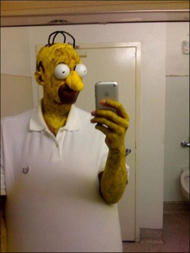 Homērs Simpsons Autors: Latvian Revenger Smieklīgi Helovīna kostīmi