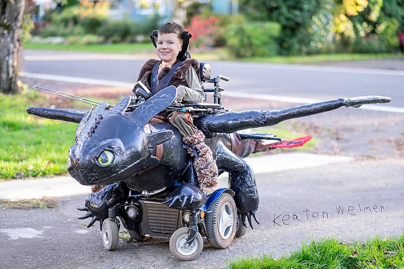 Invalīdu ratiņi pārtop par... Autors: Latvian Revenger Smieklīgi Helovīna kostīmi