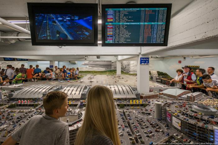  Autors: Jangbi Lidostas spēļu modelis Miniatur Wunderland