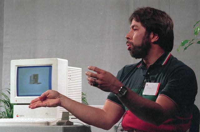 Stīvs Vozņaks pirmā Apple... Autors: Ciema Sensejs Pirms 30 gadiem: Ieskats 1986. gadā