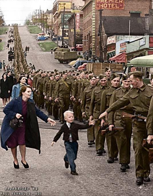 Karavīriem dodoties uz karu... Autors: Lestets 2. pasaules kara bildes, kas pārsteigs!