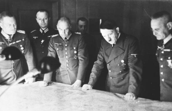 6 iemesls  Hitlers neieklausās... Autors: Ciema Sensejs 10 iemesli, kādēļ Hitlers zaudēja Otrajā pasaules karā