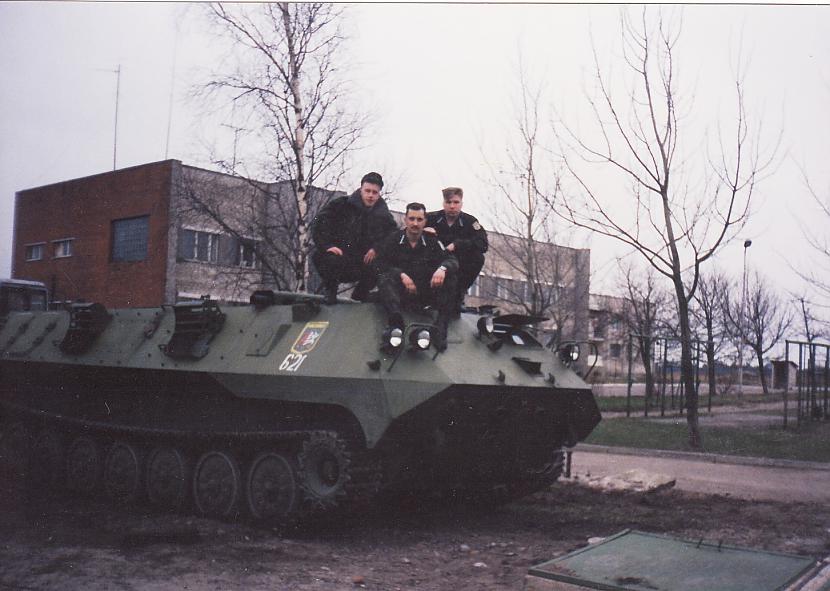 Vīreļi uz tanka iespējams... Autors: Heroīns14 Kad Latvijā vēl bija obligātais dienests armijā...