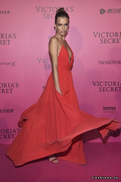 Josephine Skriver Autors: 100 A Victoria’s Secret Fashion Show After Party - 2016