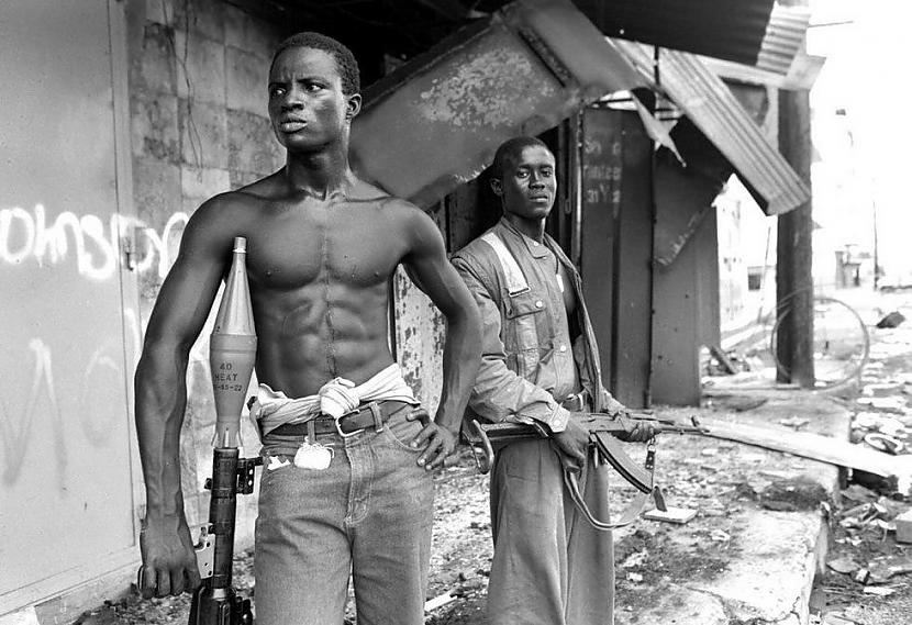 Mačo  soldžers Autors: Viens Zeks Āfrikas partizānu formastērpi.