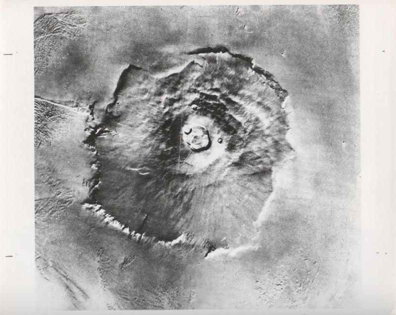 Marss Olympus Mons Mariner 9... Autors: Fosilija Daži no NASA pirmajiem attēliem.