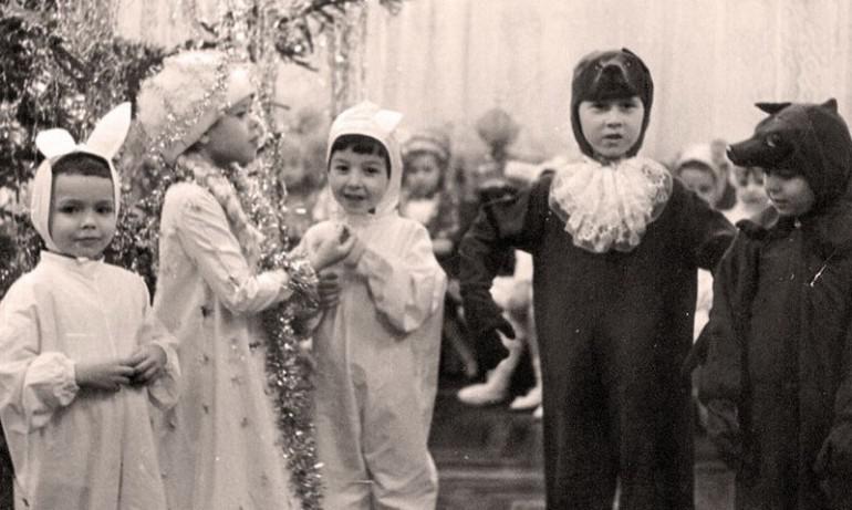 Kurus vecāki scaronuva... Autors: zeminem 25 bildes par to, kā svētkus svinēja Padomju Savienībā
