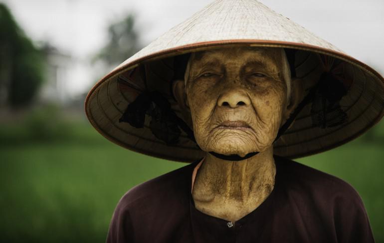 Zemniece rīsu laikā Vjetnamā Autors: 100 A 35 emocionālas planētas iedzīvotāju bildes. Cilvēki ir tik dažādi
