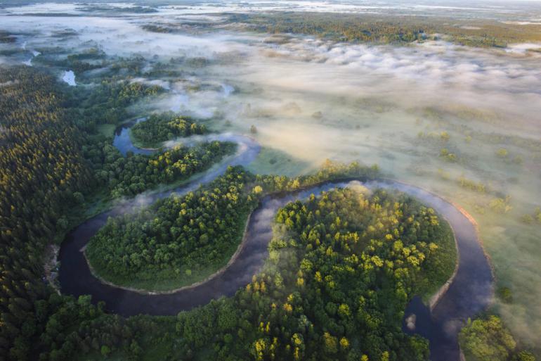 Te Gaujas upe uz robežas starp... Autors: 100 A ASV medijs nosauc 17 episku ceļojumu galamērķus. Arī Latviju!