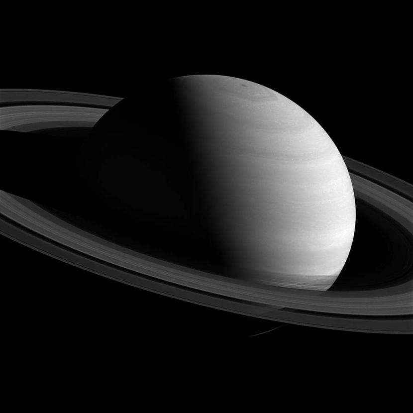 Scarono attēlu zonde uzņēma... Autors: KALENS Saturns: jauns skatījums