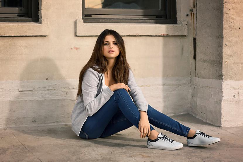  Autors: Fosilija Selenas Gomesas bilžu paka