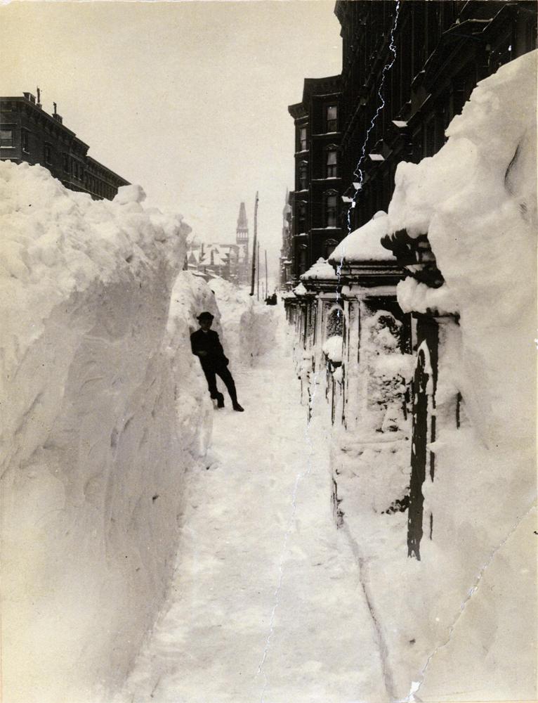 Automascaronīnu sliedes... Autors: Lestets 1888. g. sniega vētra, kas pārvērta Ņujorku