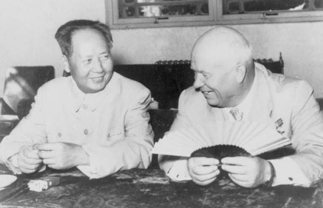 Viņscaron lika Hruscarončovam... Autors: Testu vecis 8 pikanti un dīvaini fakti par priekšsēdētāja Mao Dzeduna privāto dzīvi