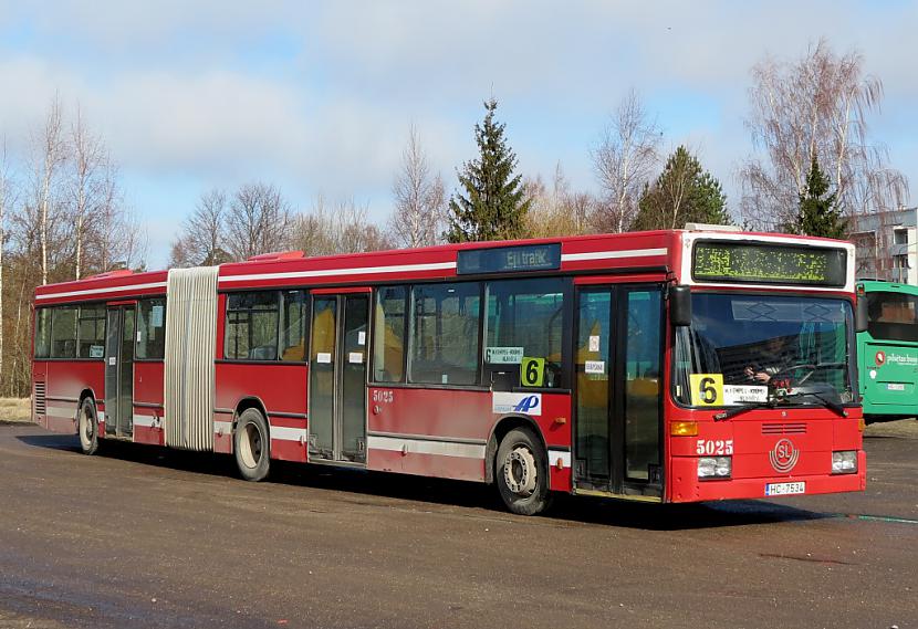 Un tagad būs garie autobusi... Autors: bobija ''Liepājas autobusa parks'' Autobusi
