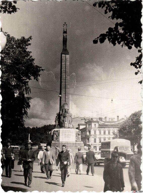 Brīvības piemineklis 61 gadā... Autors: Emchiks Rīga sešdesmitajos (3)