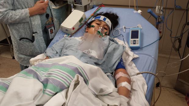Ārsti vecākiem pateica lai... Autors: boo hoo 11 gadus vecai meitenei diagnosticē iesnas, bet amputē kāju un roku
