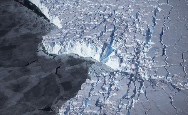 Scaroneit labi novērojams... Autors: 100 A Lidojums virs Antarktikas, NASA operācija «Ledus Tilts»!