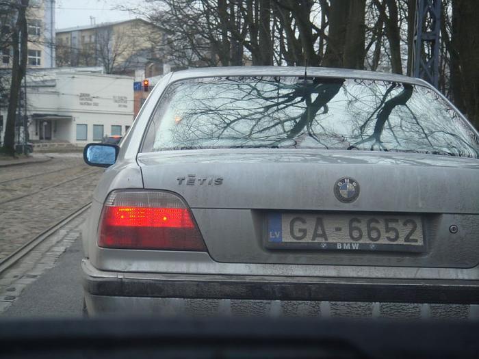 Lūk jaunais BMW modelis... Autors: theFOUR 24 mašīnas, kuras nevar nepamanīt uz Latvijas ceļiem