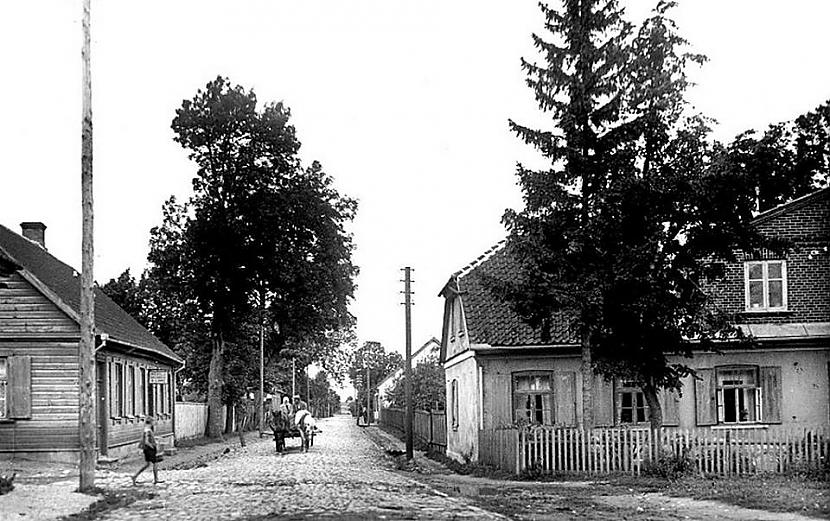 KuldīgaVentspils iela 1930ie... Autors: pyrathe Senā Kuldīga #6