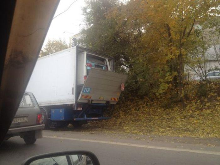 Tiek padomāts par kravu... Autors: Emchiks Iespējams tikai Krievijā 4