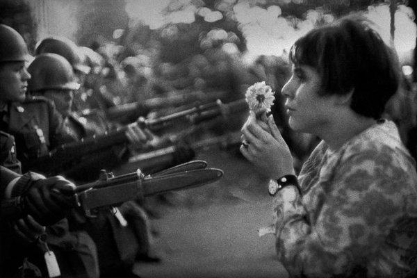 1967g Arlingtonanbsp Sieviete... Autors: RenarsWest Iespaidīgas pasaules vēstures fotogrāfijas.