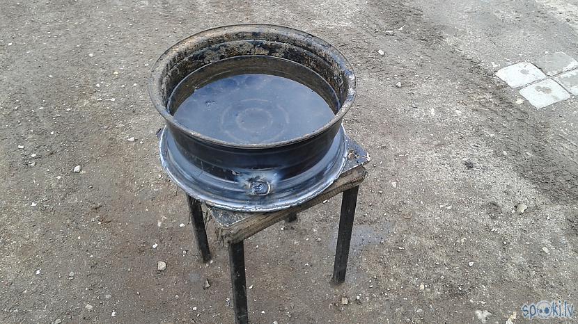Ielejam ūdeni un skatamies vai... Autors: 76martini Malkas boileris no autiņa diskiem.