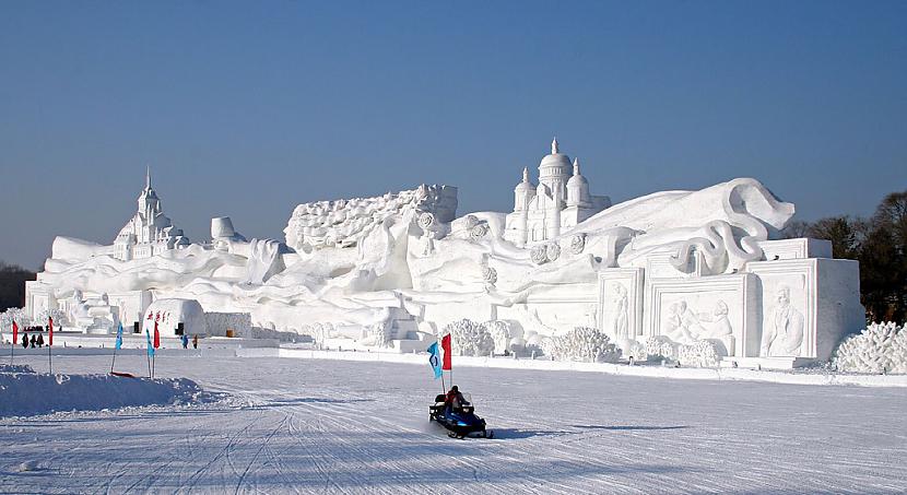 Lielākā sniega skulptūra... Autors: Owl Star Dažādi fakti 3
