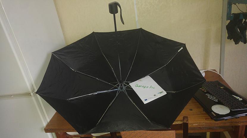  Autors: Fosilija FS vienkārši atvērts lietussargs