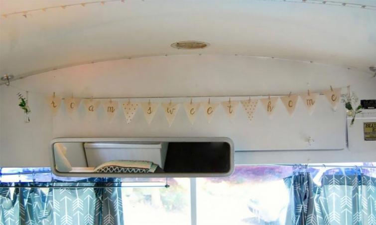  Autors: matilde Pāris pārvērta veco skolas autobusu par māju uz riteņiem ar malkas apkuri