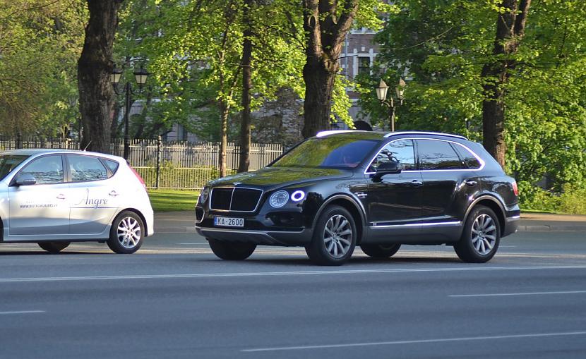 Bentley Bentayga Diesel Autors: LGPZLV Dārgas mašīnas uz Latvijas ceļiem. 2017 #4