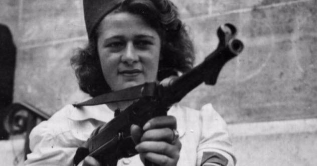Simona Seguana Astoņpadsmit... Autors: Testu vecis 6 ievērojami Otrā pasaules kara pusaudži
