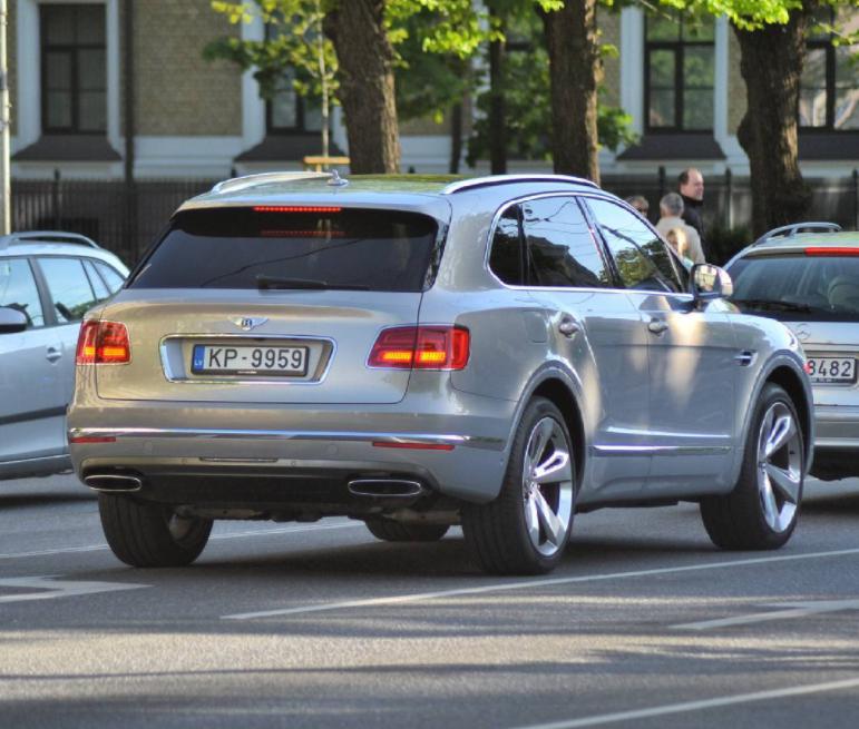 Bentley Bentayga Autors: LGPZLV Dārgas mašīnas uz Latvijas ceļiem. 2017 #6