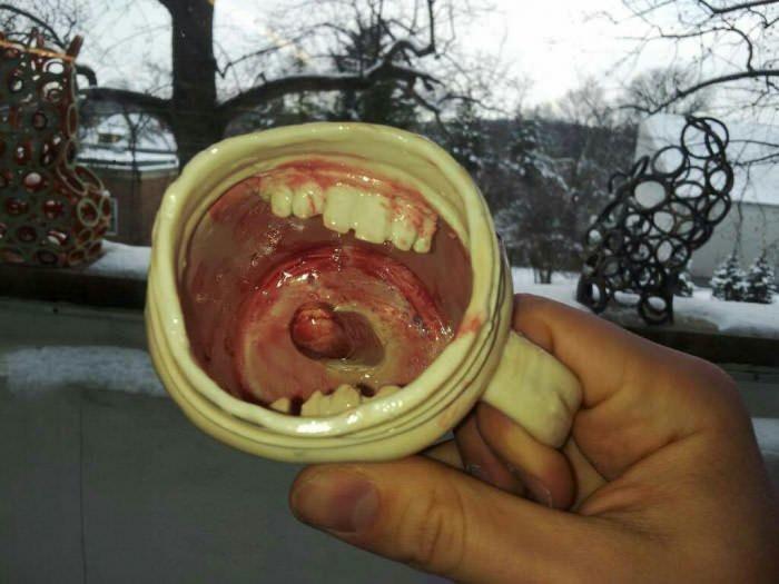  Autors: Mao Meow Lūk, kafijas krūze ar zobiem! Tagad Tu esi redzējis visu!