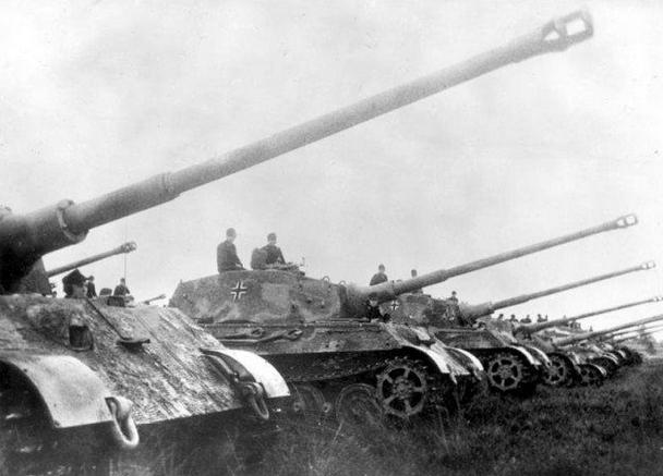 Tiger tankiSkaidrs ka Vācijas... Autors: theFOUR 10 iemesli, kādēļ Hitlers zaudēja Otrajā Pasaules karā